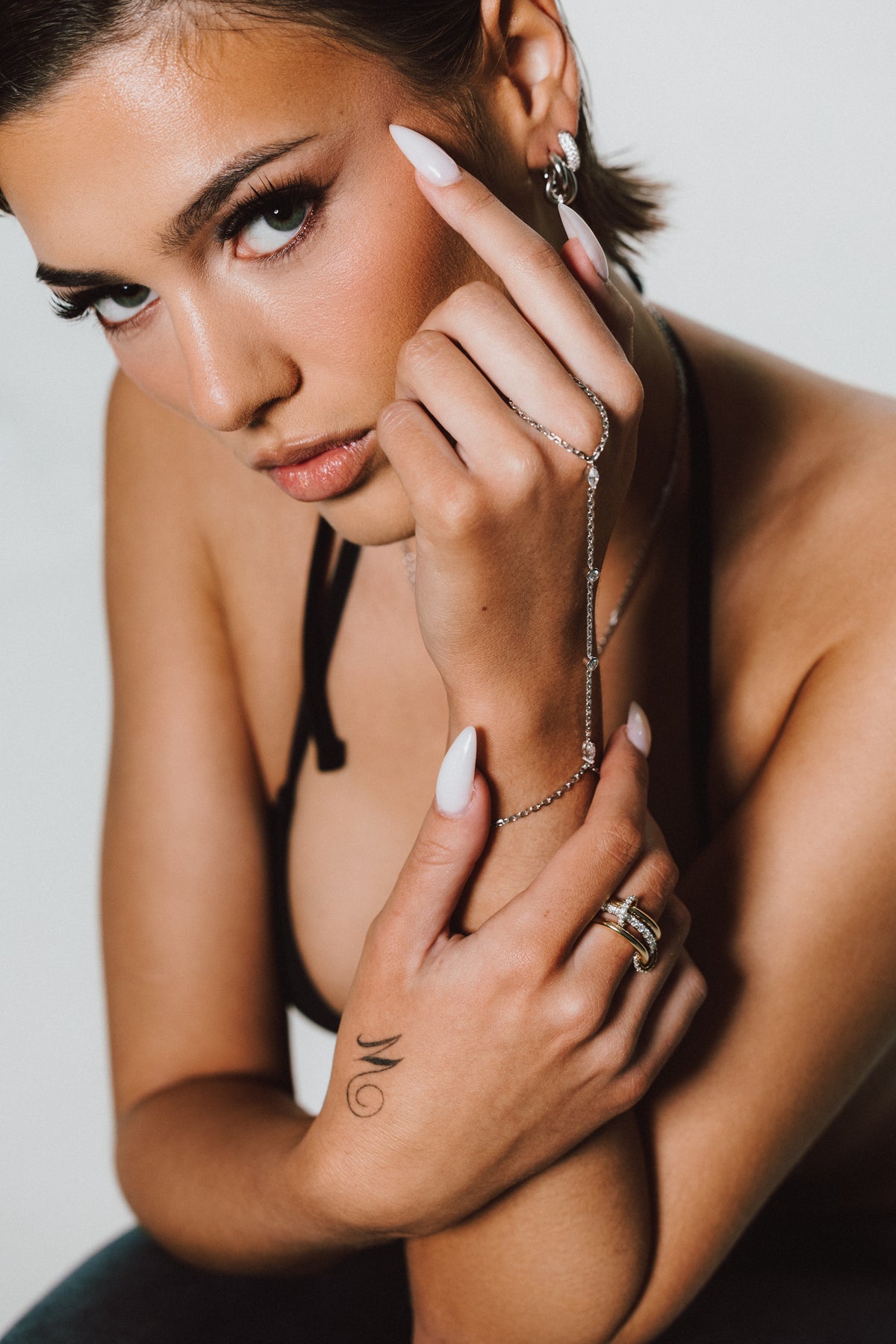 NOOR HAND CHAIN