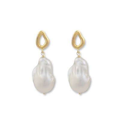 BAROQUE PEARL EYRNALOKKAR